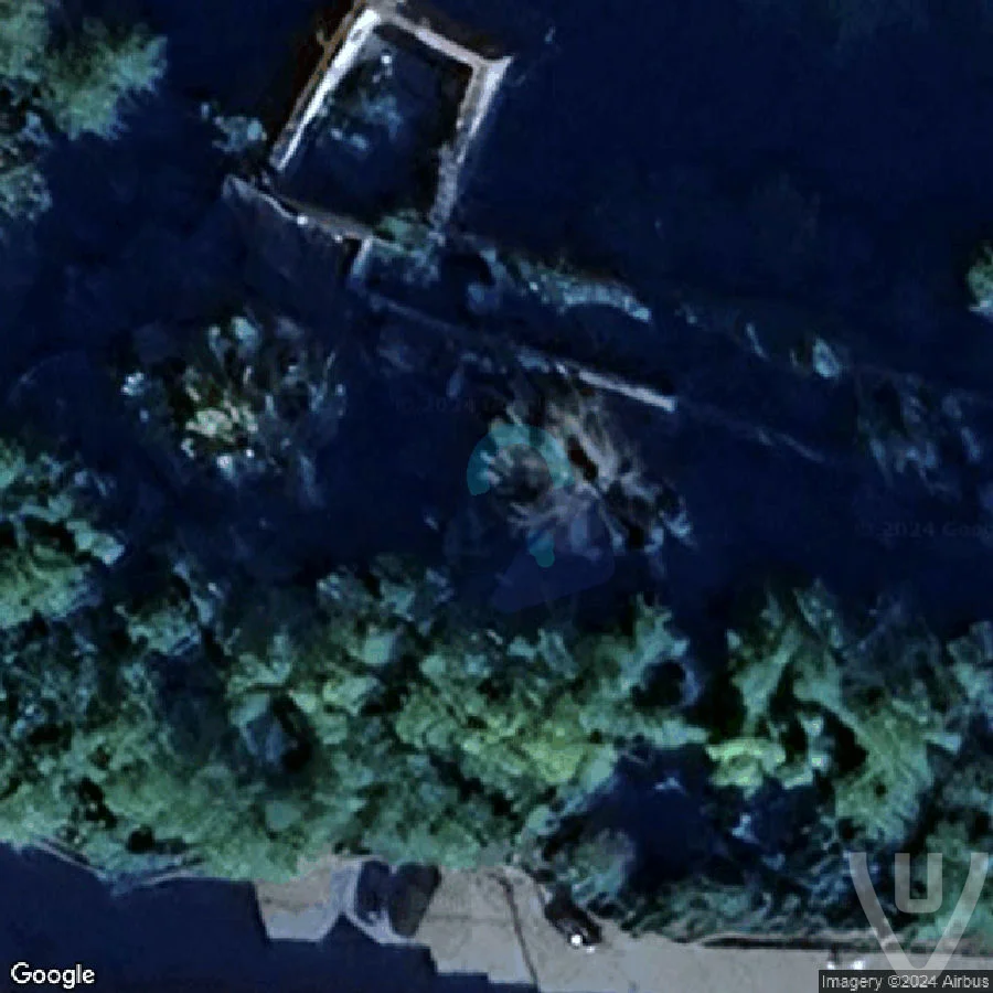 Moulin sur la berge abandoned location in Occitanie, Occitanie, France - Factory for urban exploration