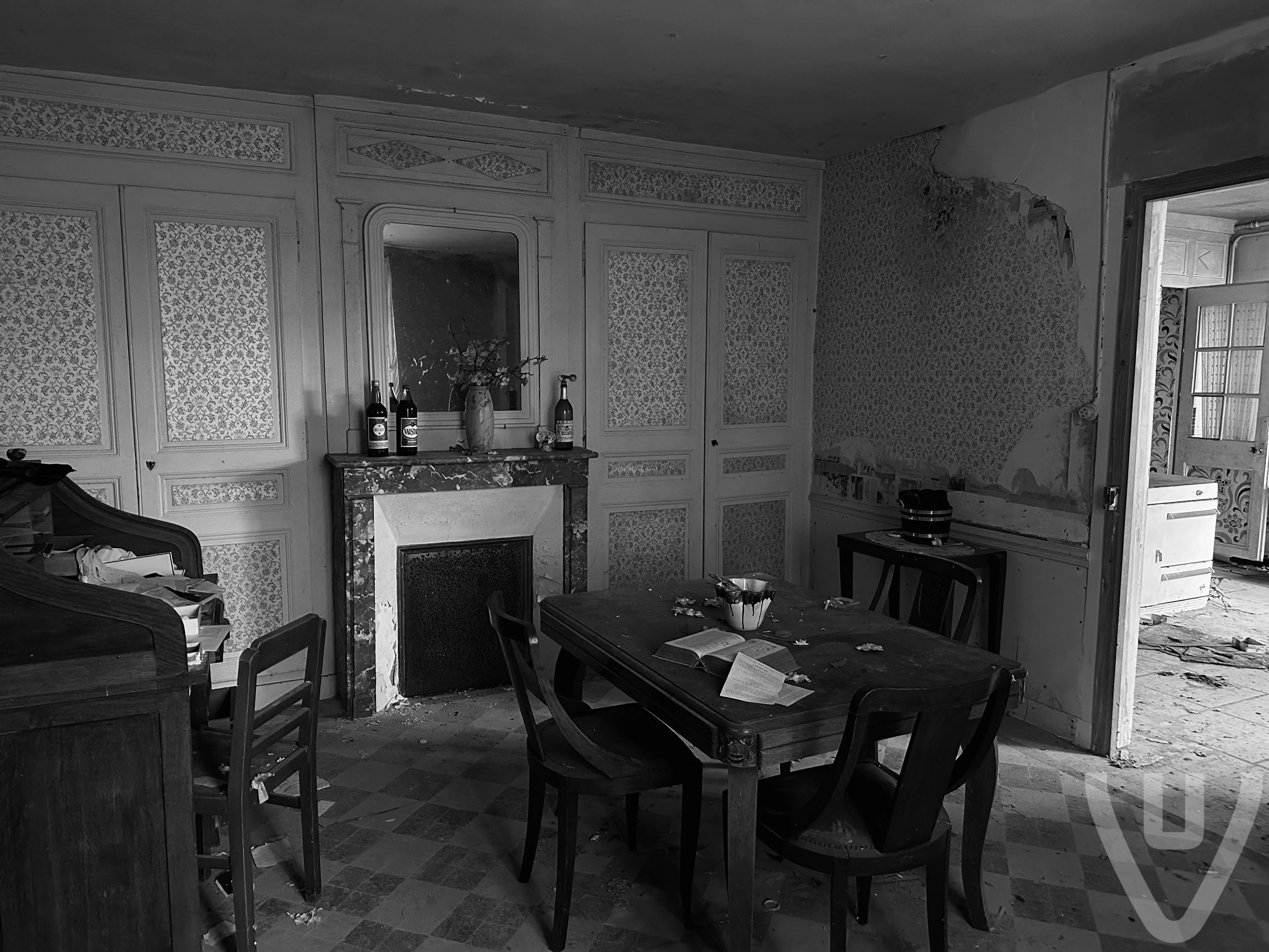 Manoir Haringford / Polly Pocket House urban exploration location in France - Image 4