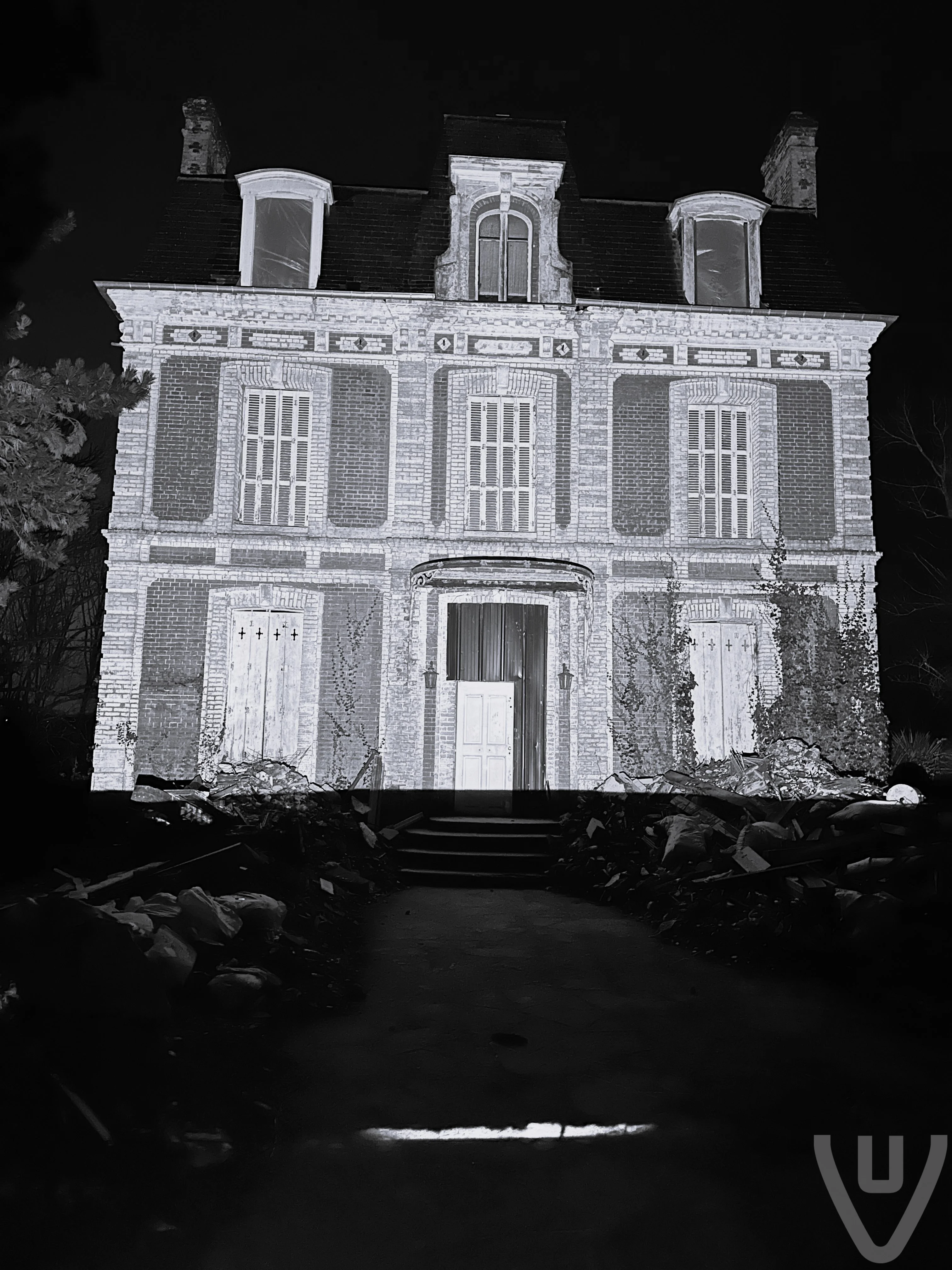 Manoir Cote Nazi urban exploration location in France - Image 2