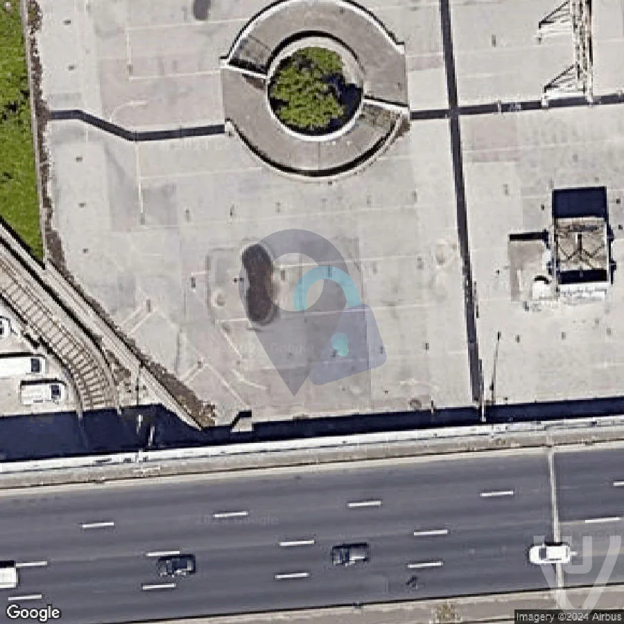 Supermarché P abandoned location in Ile-de-France, Ile-de-France, France - Shopping for urban exploration