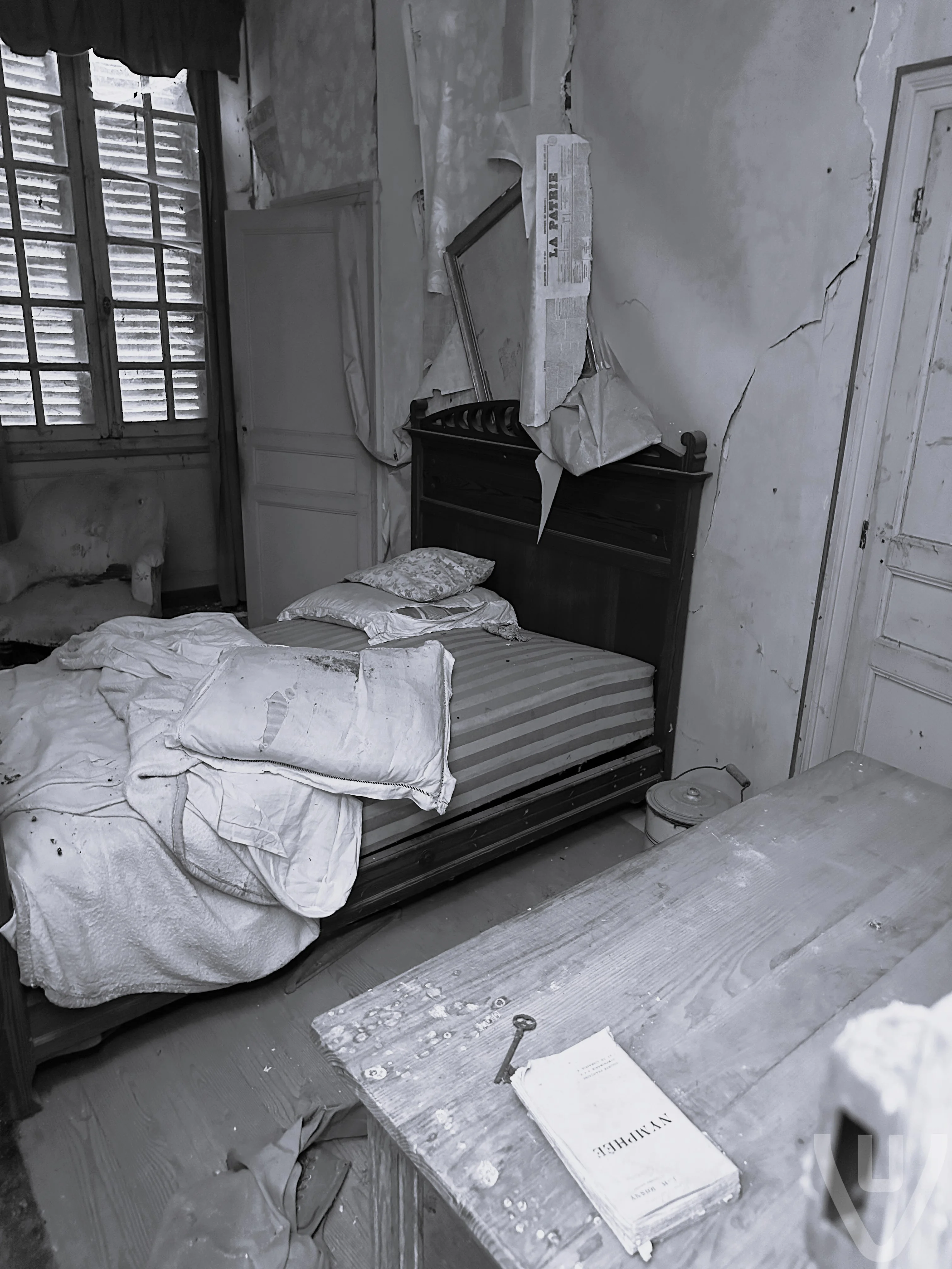 Chateau du Cure / Chateau de L’ecrivain urban exploration location in France - Image 4