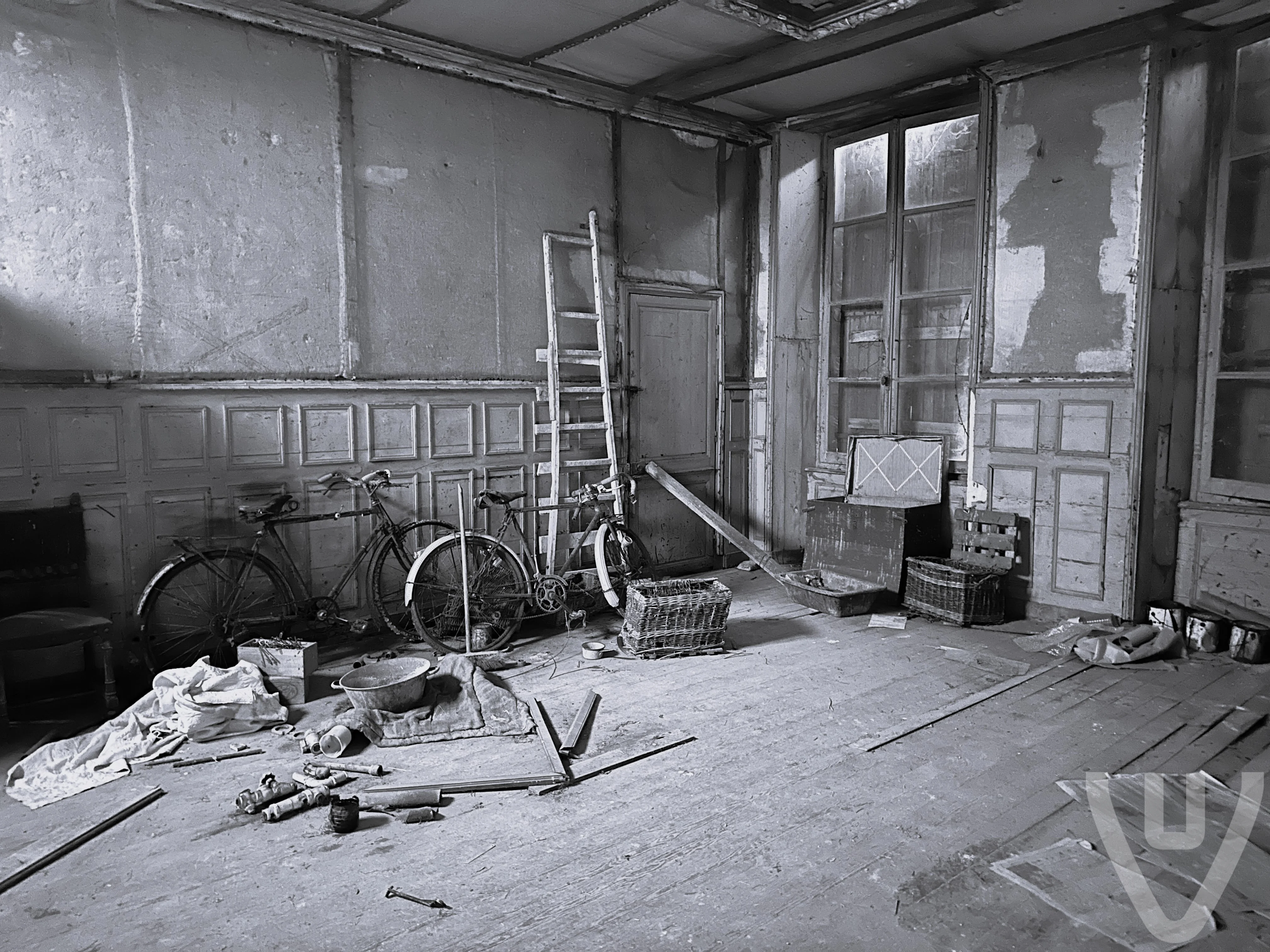 Chateau du Cure / Chateau de L’ecrivain urban exploration location in France - Image 10