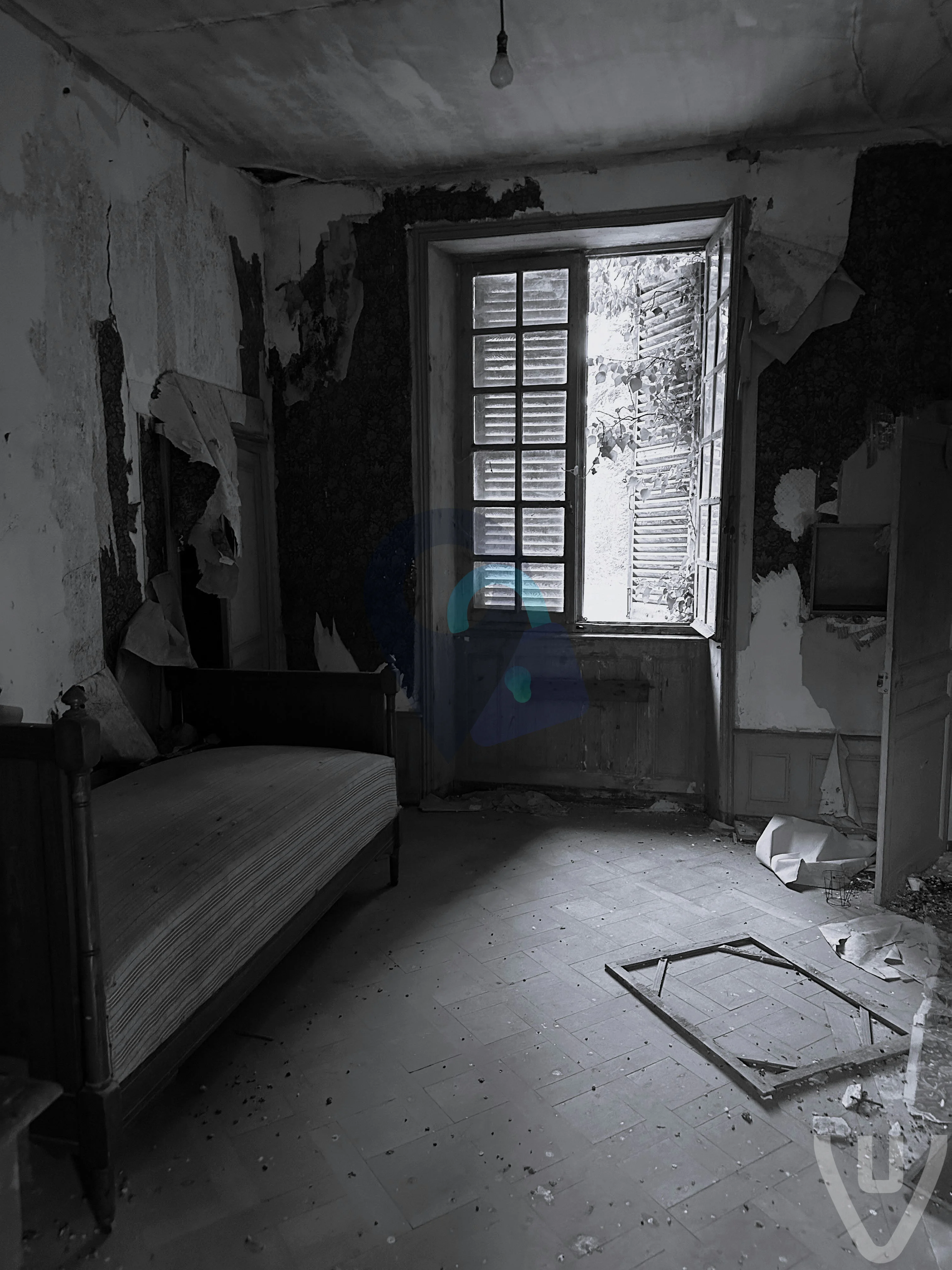 Chateau du Cure / Chateau de L’ecrivain urban exploration location in France - Image 12