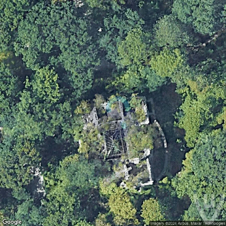 Chateau de la Solitude / Chateau Chocolat abandoned location in Ile-de-France, Ile-de-France, France - Ruine for urban exploration