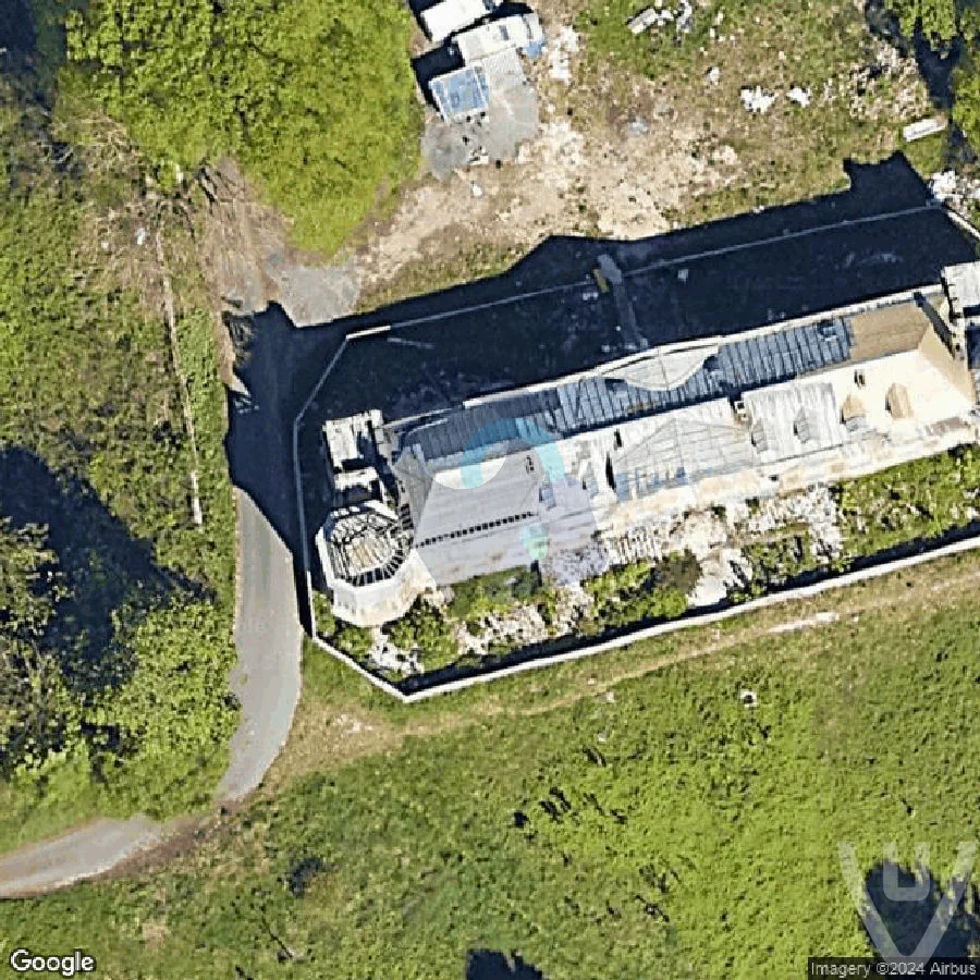 Château Fossé abandoned location in Ile-de-France, Ile-de-France, France - Castle for urban exploration