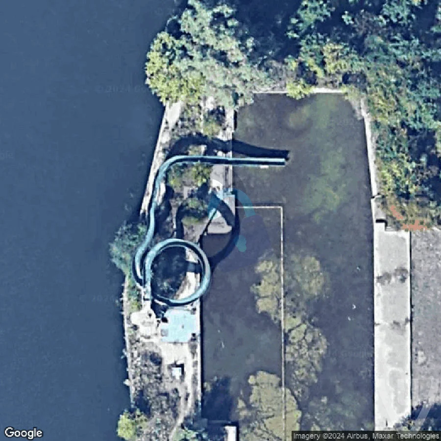 Parc Aquatique abandoned location in Ile-de-France, Ile-de-France, France - Swimmingpool for urban exploration