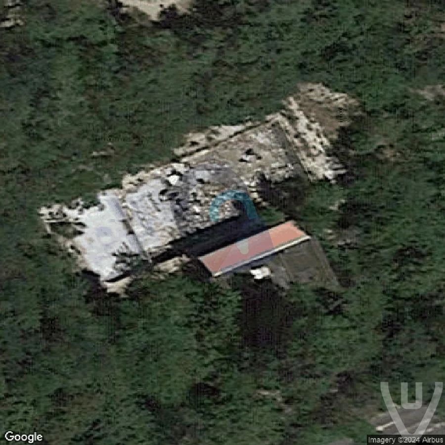 Piscine abandoned location in Ile-de-France, Ile-de-France, France - Swimmingpool for urban exploration