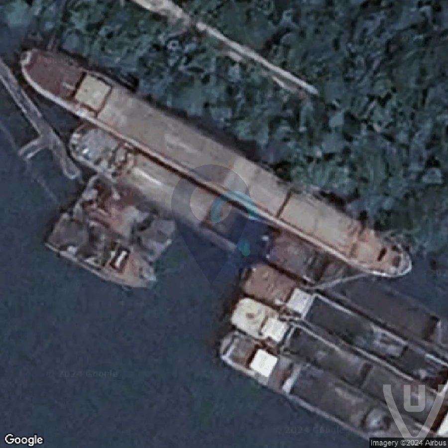 Cimetiere de Bateaux Madelaine abandoned location in Ile-de-France, Ile-de-France, France - Boat for urban exploration