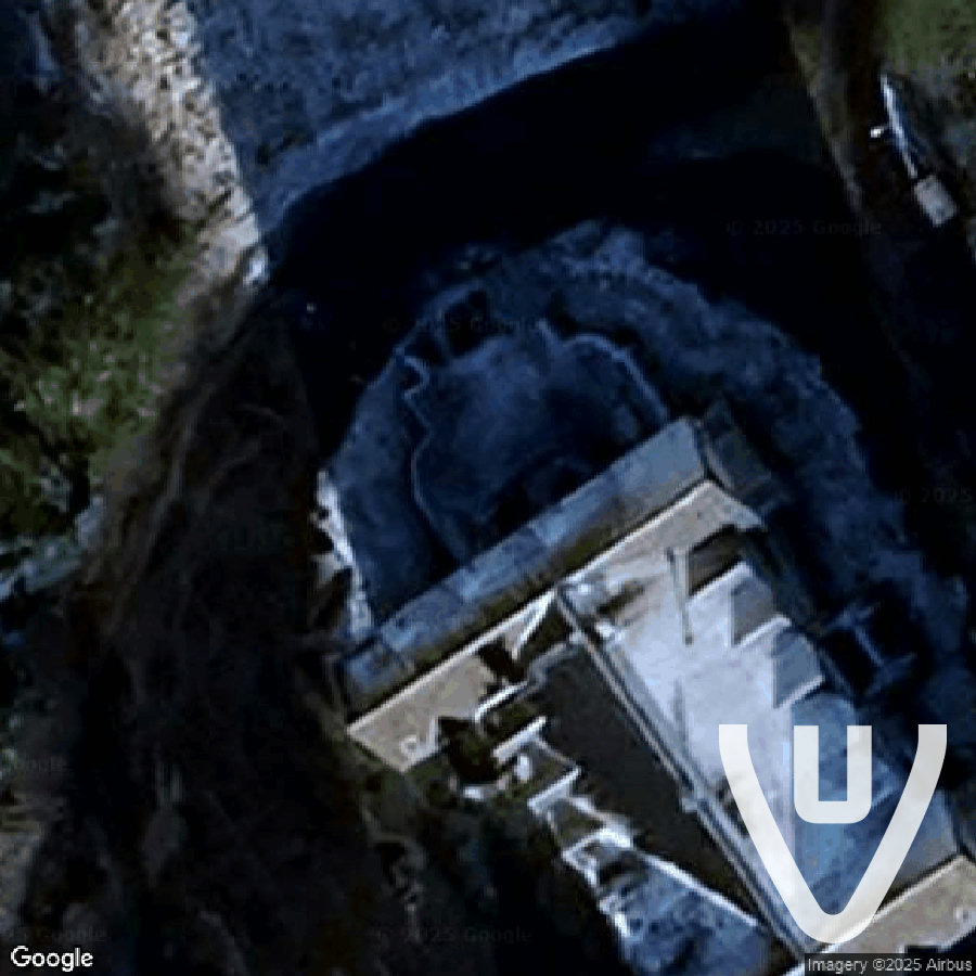 Château Bien-être abandoned location in Ile-de-France, Ile-de-France, France - Castle for urban exploration