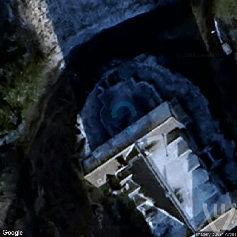 Château Bien-être abandoned location in Ile-de-France, Ile-de-France, France - Castle for urban exploration