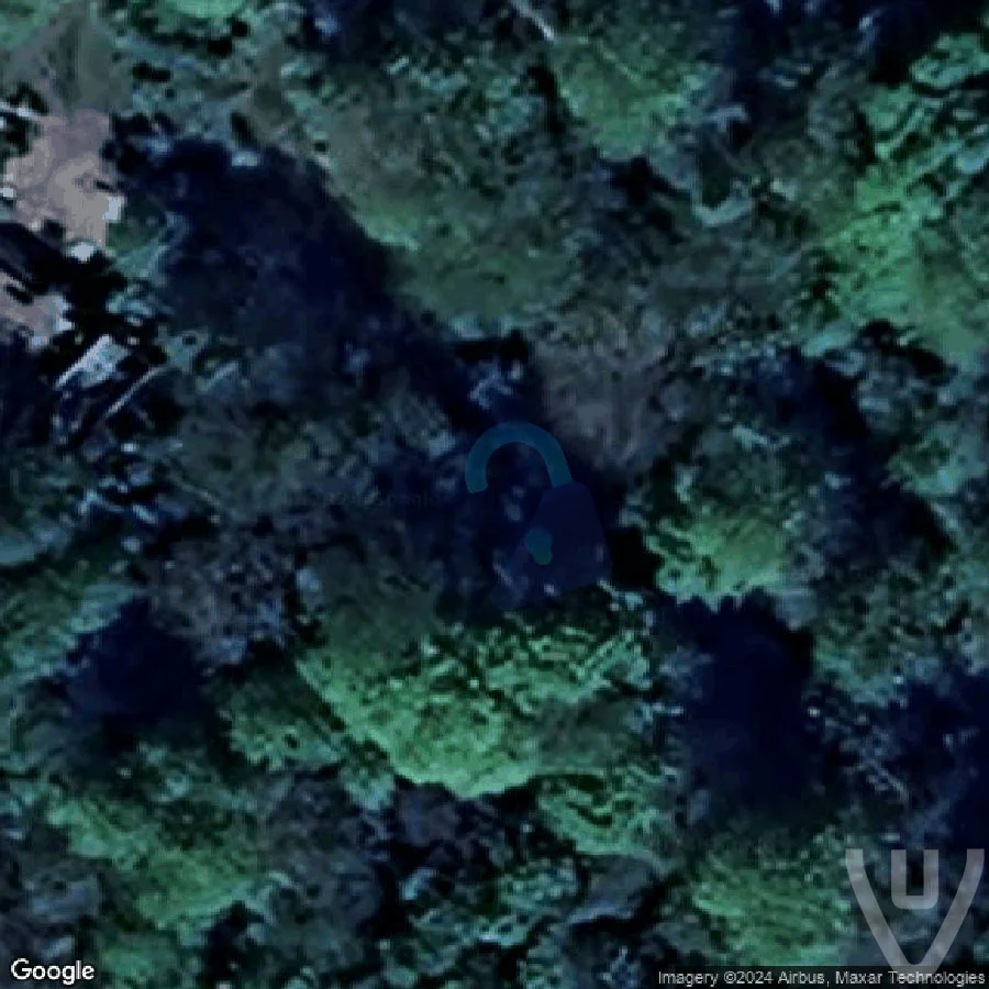 Carrière avec épaves abandoned location in Ile-de-France, Ile-de-France, France - Factory for urban exploration