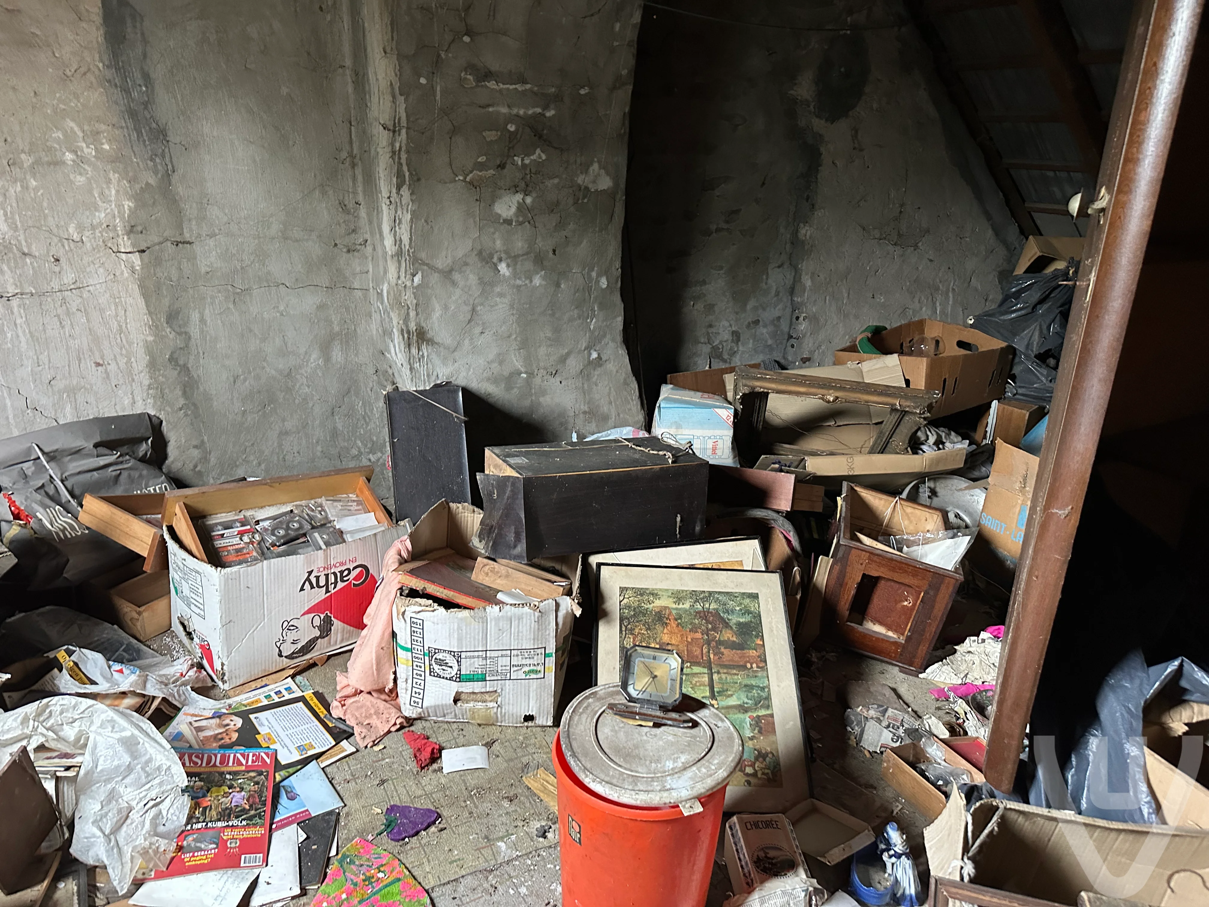 Farm Heidehoeve/The Dog Shelter/ Le Refuge Pour Chiens urban exploration location in Belgium - Image 12
