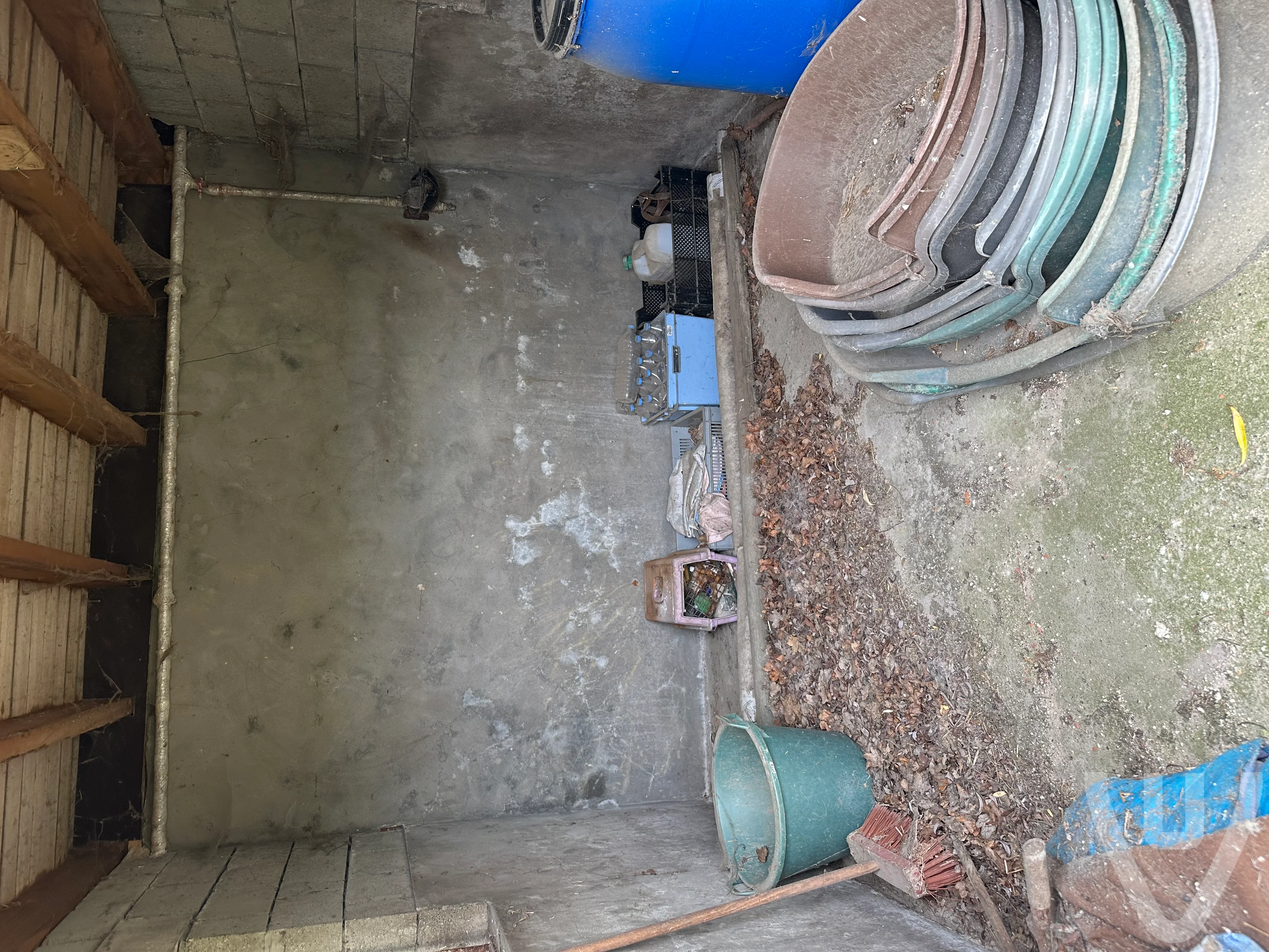 Farm Heidehoeve/The Dog Shelter/ Le Refuge Pour Chiens urban exploration location in Belgium - Image 9