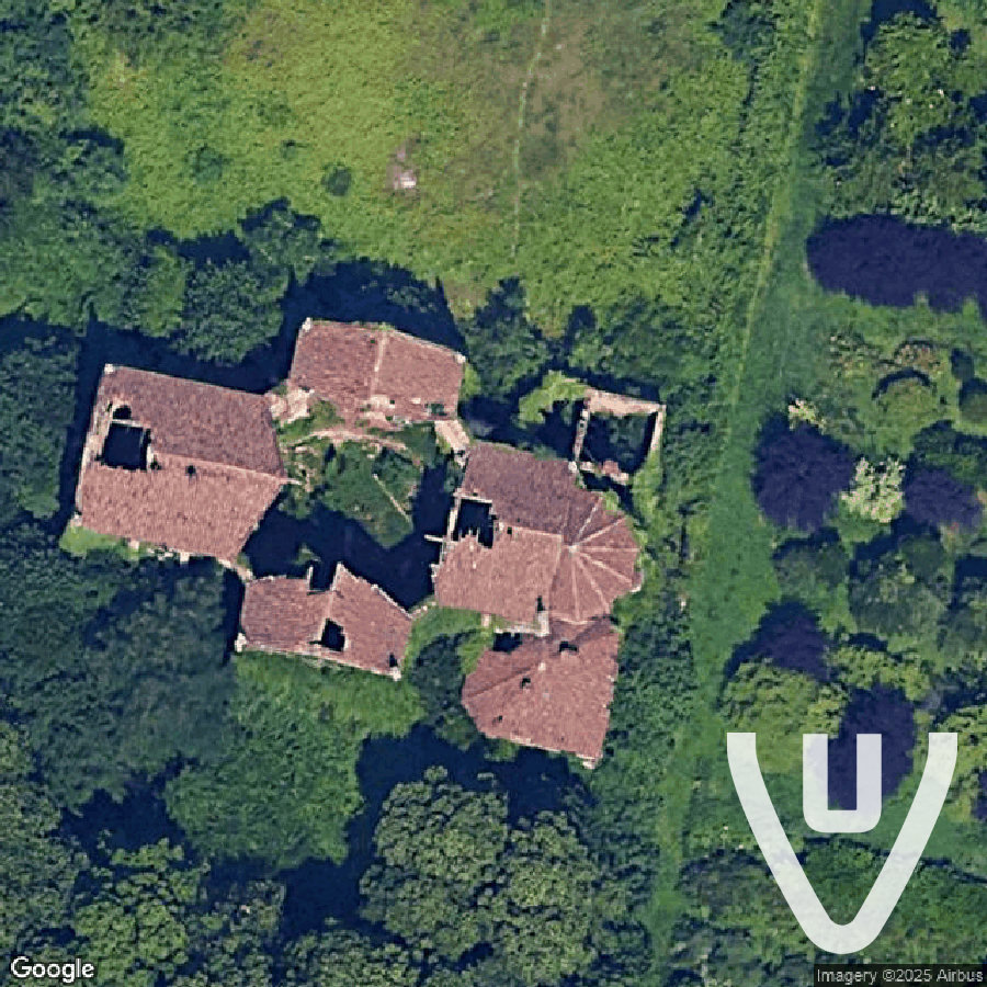 Chiesa con cortile giardino