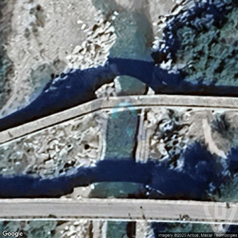 Most s trinacti oblouky