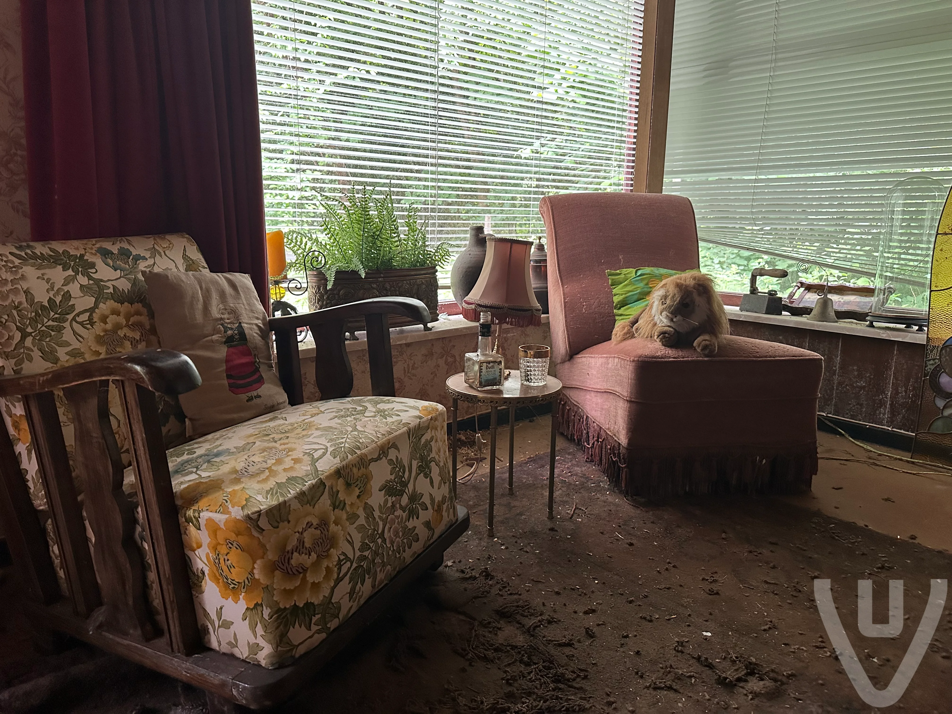 Abandoned Chalet / Small Holiday Chalet urban exploration location in Belgium - Image 10