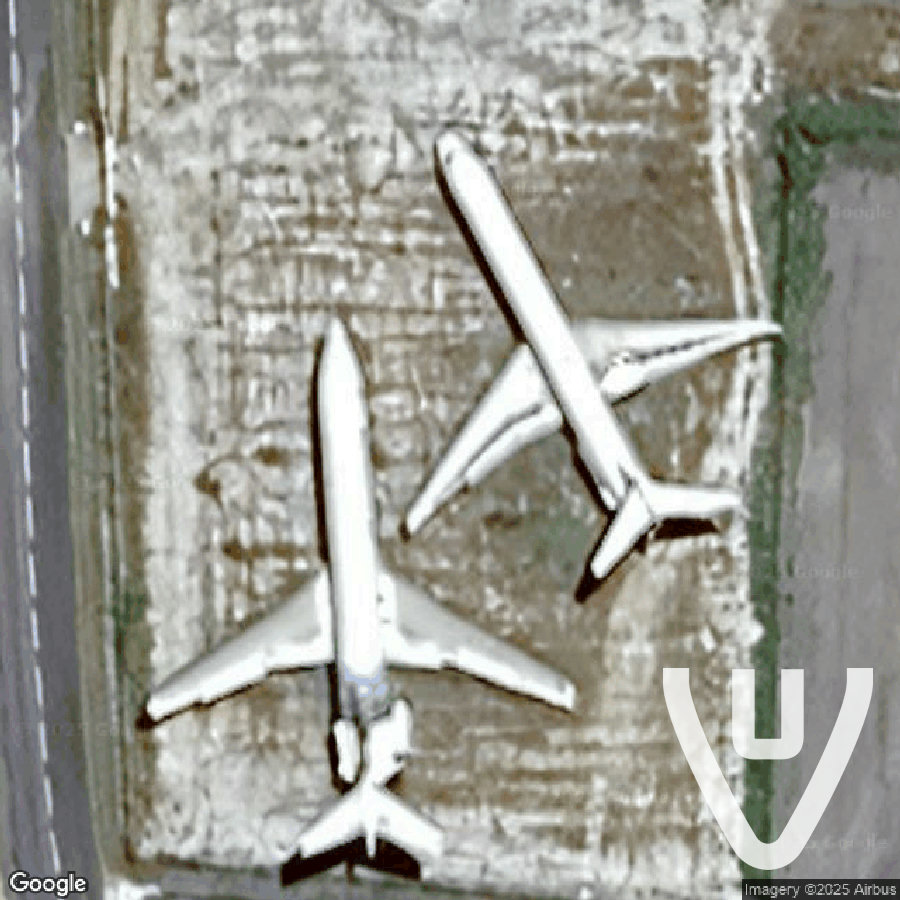 Avions Abandonnés abandoned location in Occitanie, Occitanie, France - Airplane for urban exploration