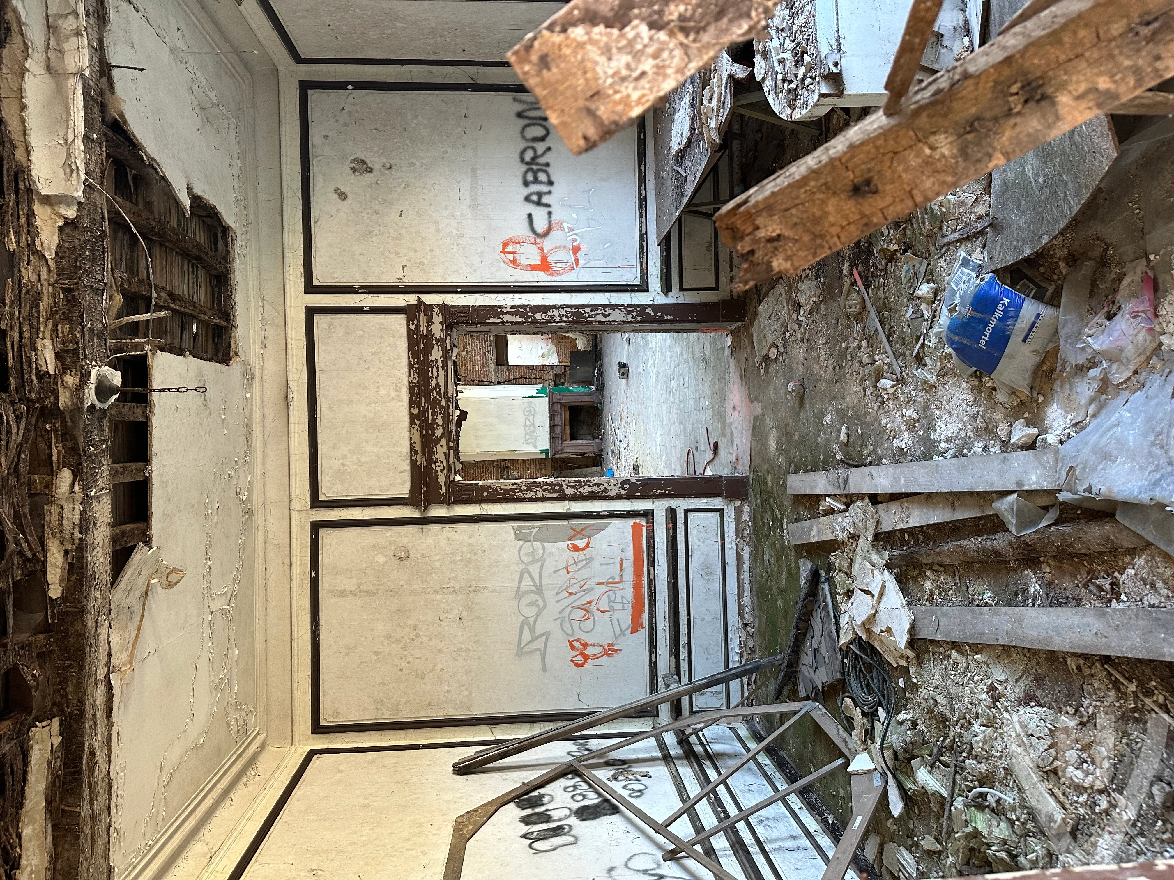 Chateau binnenboom urban exploration location in Belgium - Image 4