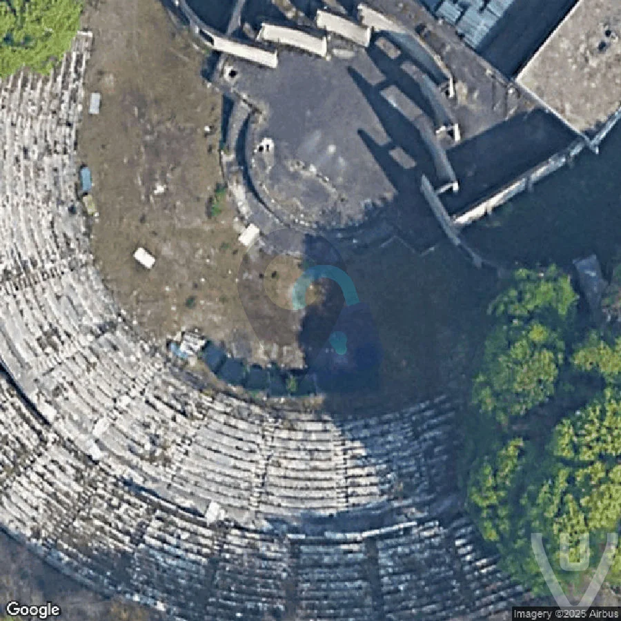 Theatre Abandonne abandoned location in Ile-de-France, Ile-de-France, France - Theatre for urban exploration