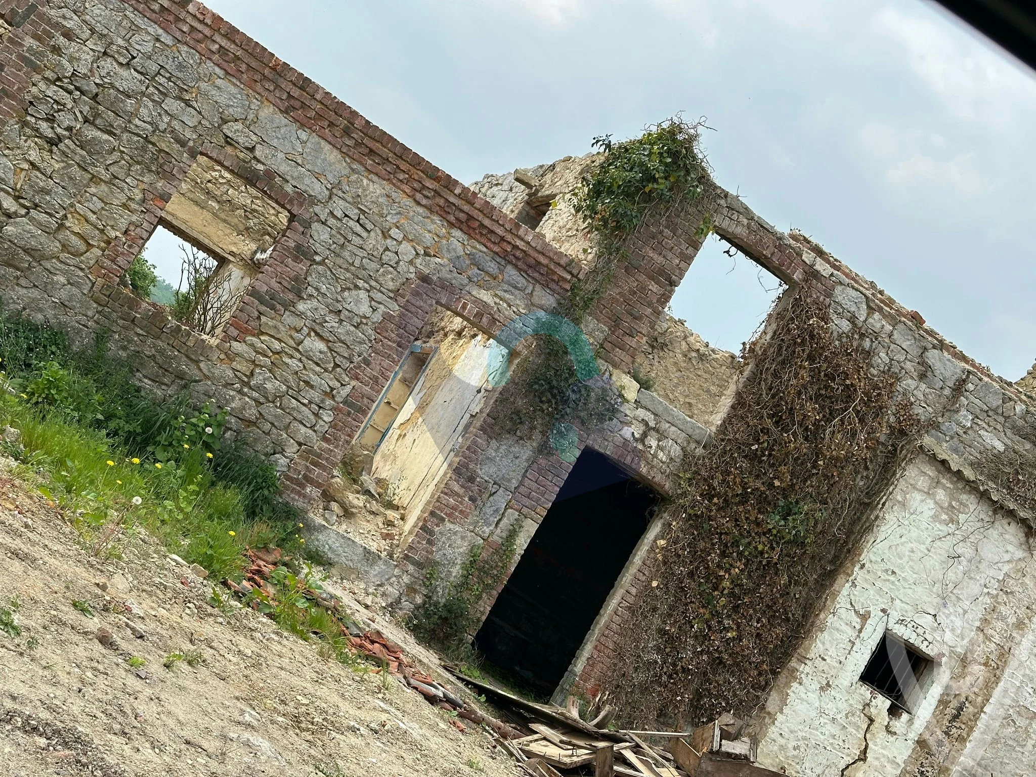 Manoir Perroquet urban exploration location in Belgium - Image 2