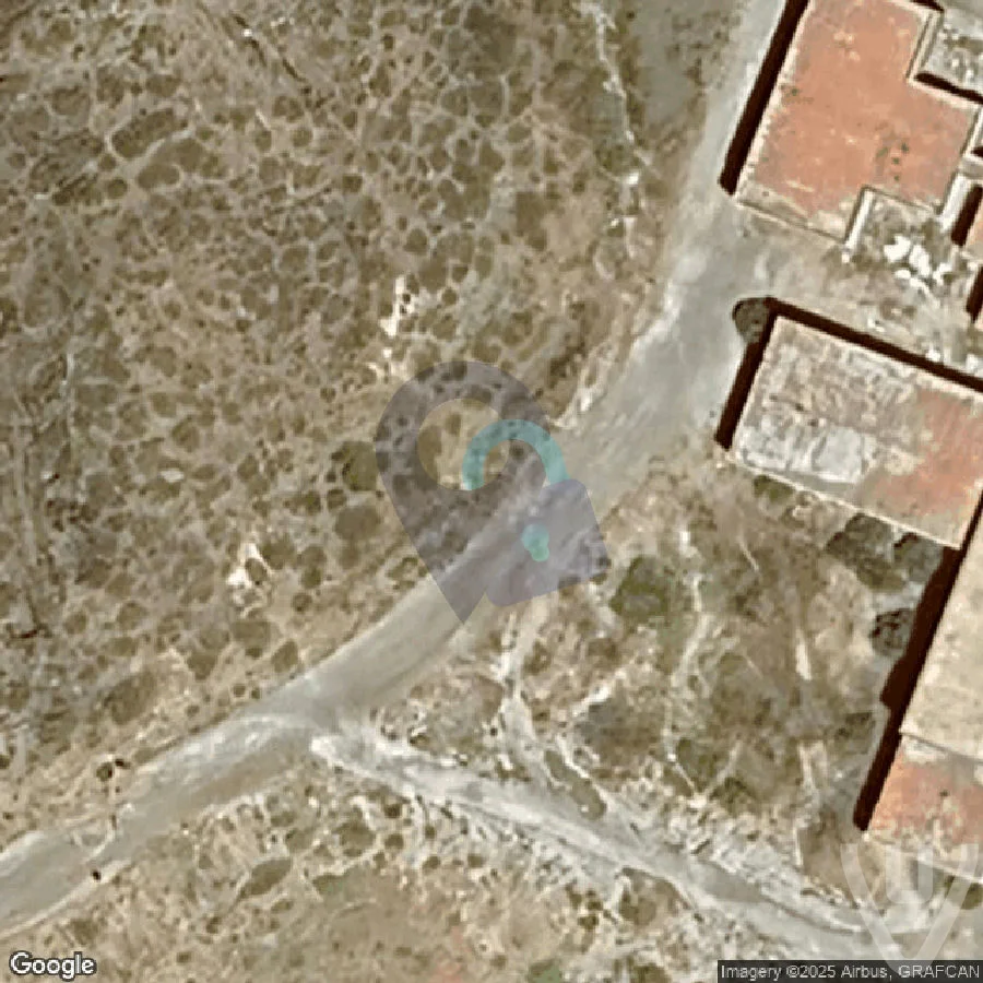 Ciudad abandonada sobre el agua