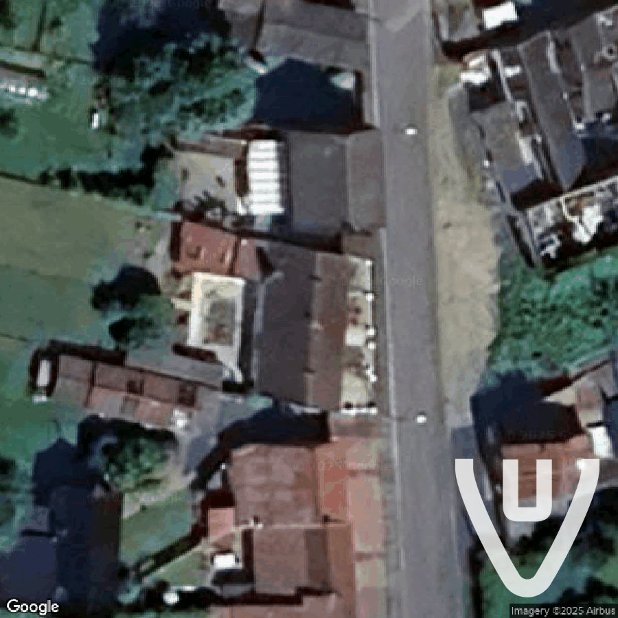 Le Garage Aux 20 Voitures abandoned location in Hauts-de-France, Hauts-de-France, France - House for urban exploration