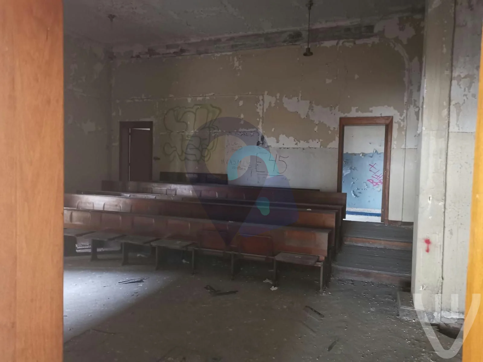 University 4000 abandoned location in Wallonia, Wallonia, Belgium - School - highly rated urbex spot for urban exploration