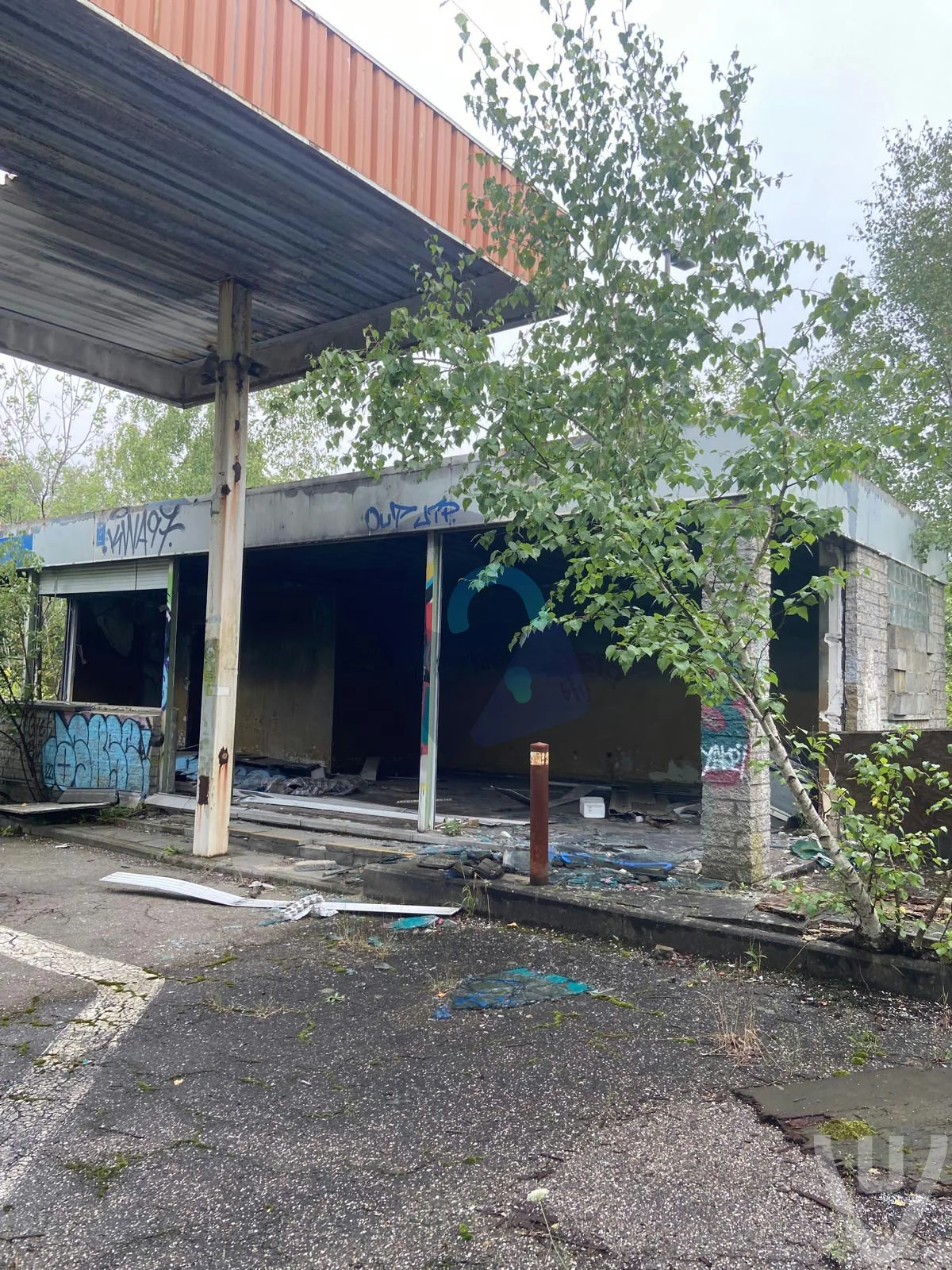 Shop along the road urban exploration location in Belgium - Image 3