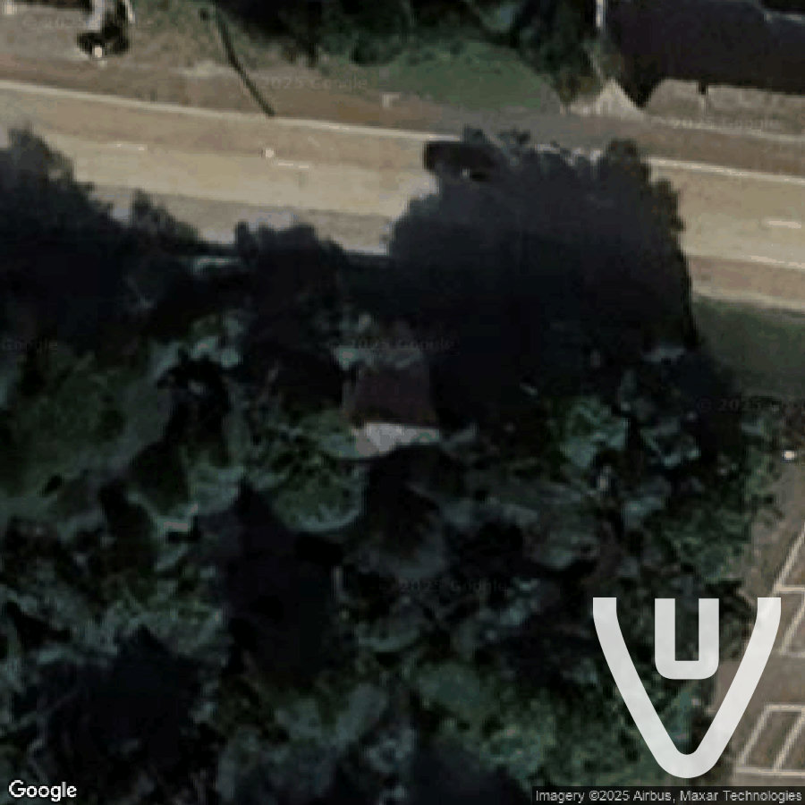 The two houses in the green