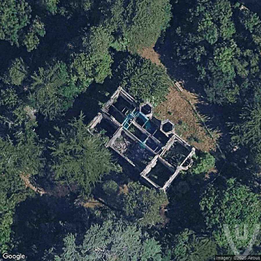 Manoir Billy abandoned location in Brittany, Brittany, France - Ruine for urban exploration