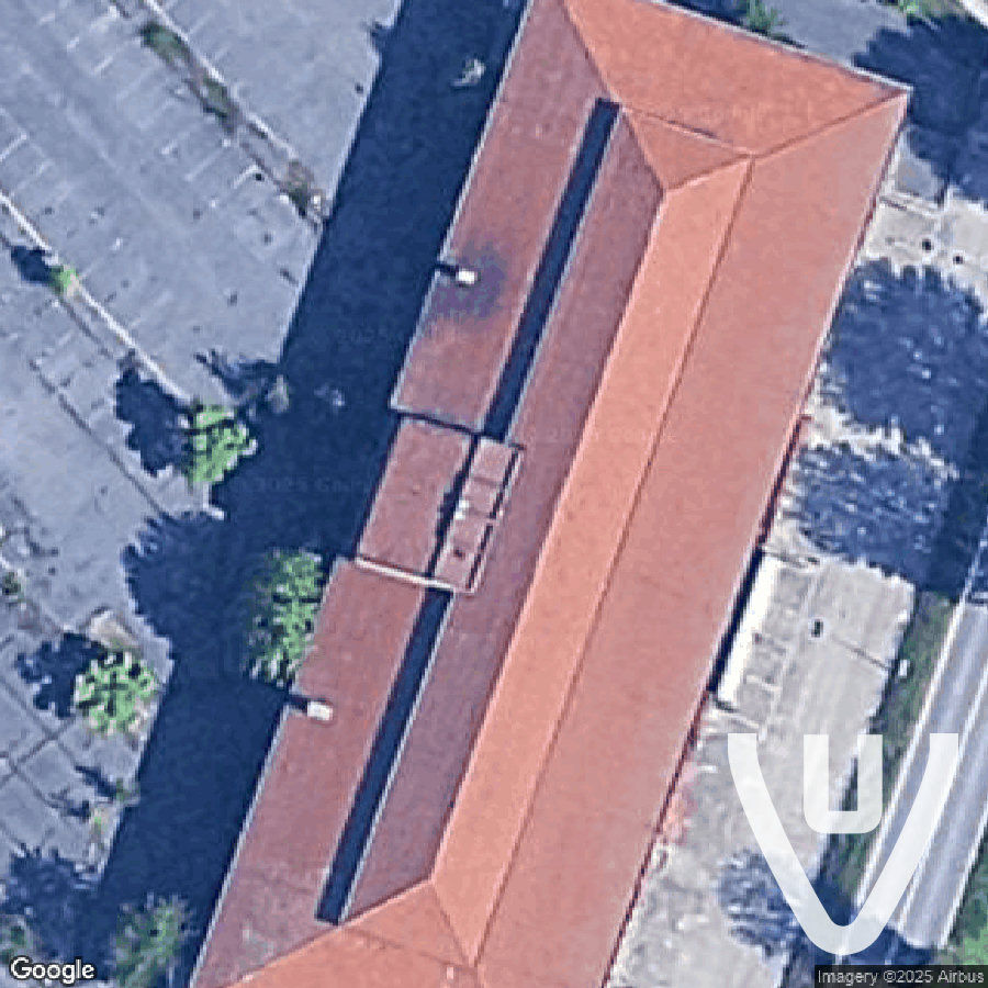 Shopping Esso abandoned location in Veneto, Veneto, Italy - Shopping for urban exploration