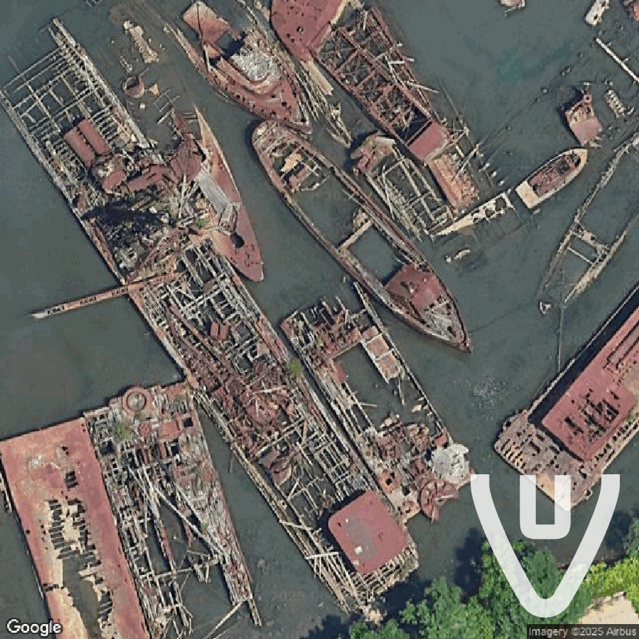 Boat Graveyard Arthur abandoned location in New York, New York, United States - Boat for urban exploration