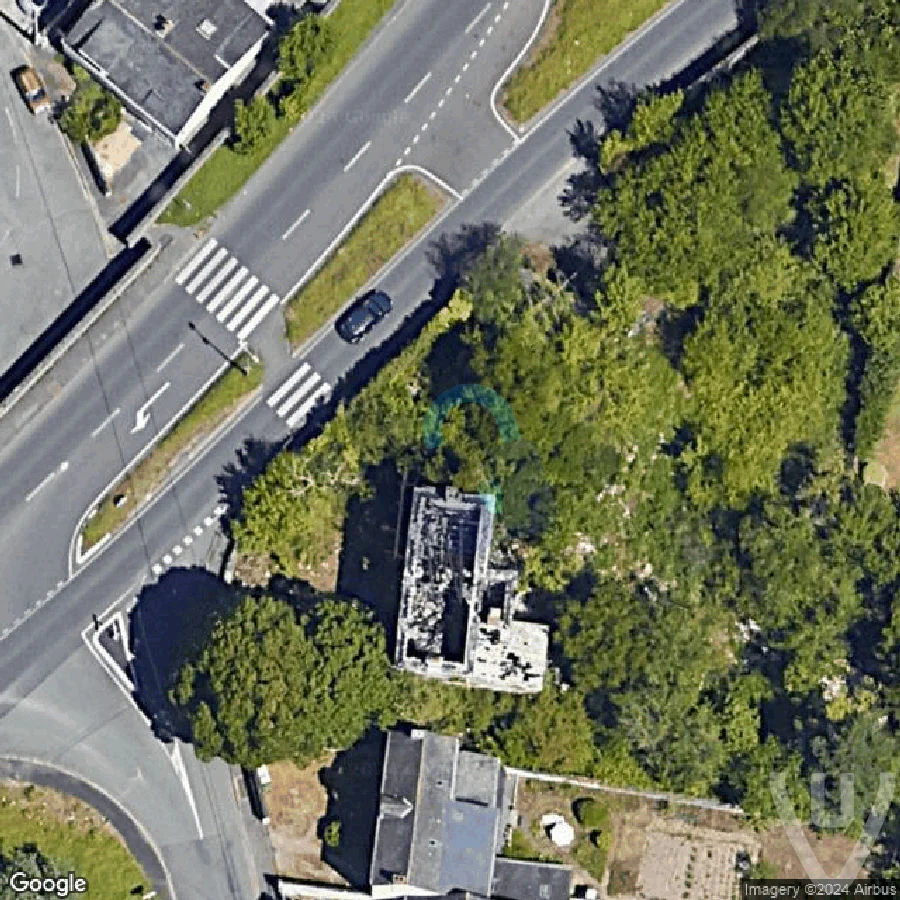 Maison au toit oublié abandoned location in Loire Region, Loire Region, France - House for urban exploration