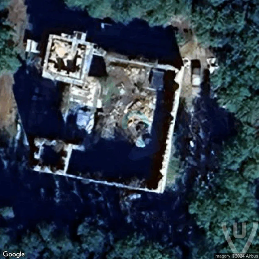 Thol Castle / Château de Thol abandoned location in Auvergne-Rhone-Alpes, Auvergne-Rhone-Alpes, France - Castle for urban exploration