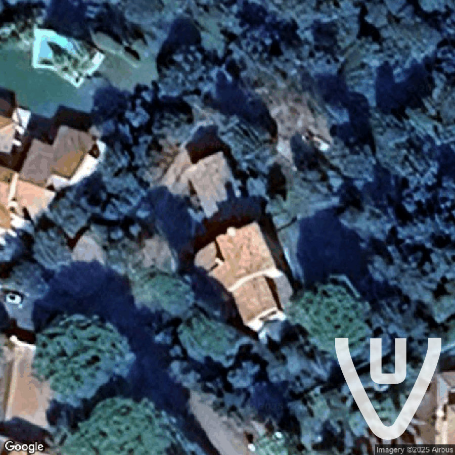 Villa en bord de mer abandoned location in Provence-Alpes-Cote d'Azur, Provence-Alpes-Cote d'Azur, France - Villa for urba...