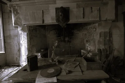 Manoir Du Chien Mort urban exploration location in France - Image 2