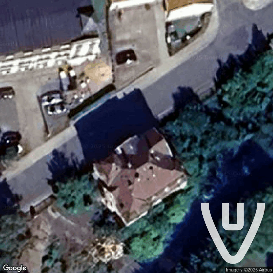 Knitting Grandma House