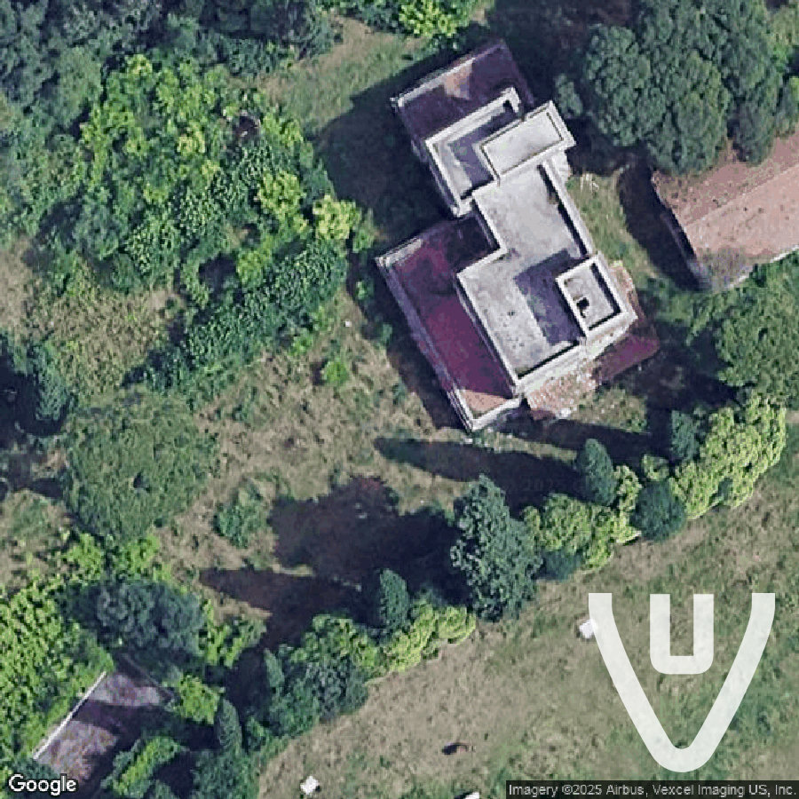 Il monastero abbandonato sull'acqua