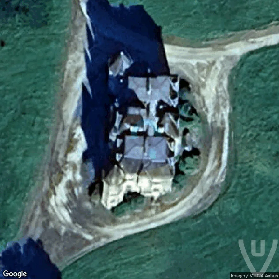 Chateau Des Loups / Wolf Castle abandoned location in Loire Region, Loire Region, France - Castle for urban exploration