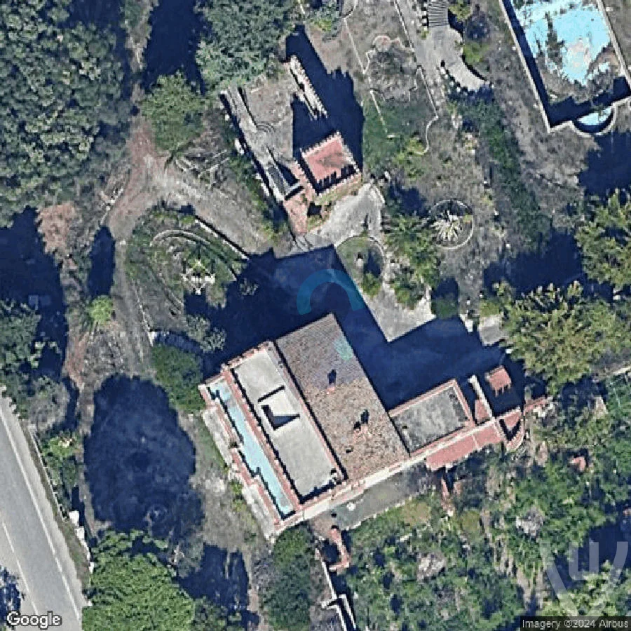 Villa Botticelli abandoned location in Marches, Marches, Italy - Villa for urban exploration