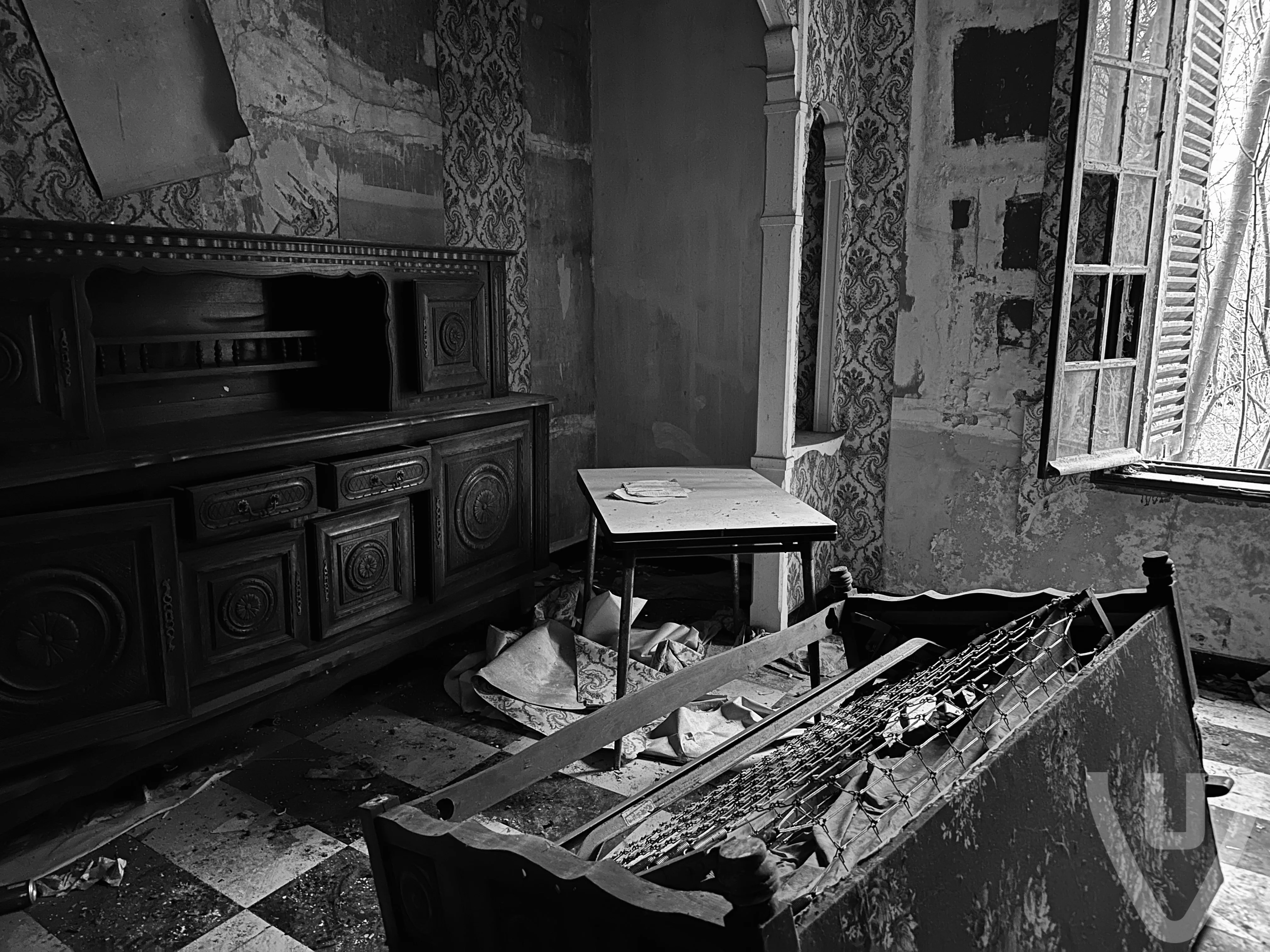 Manoir Dalida urban exploration location in France - Image 9