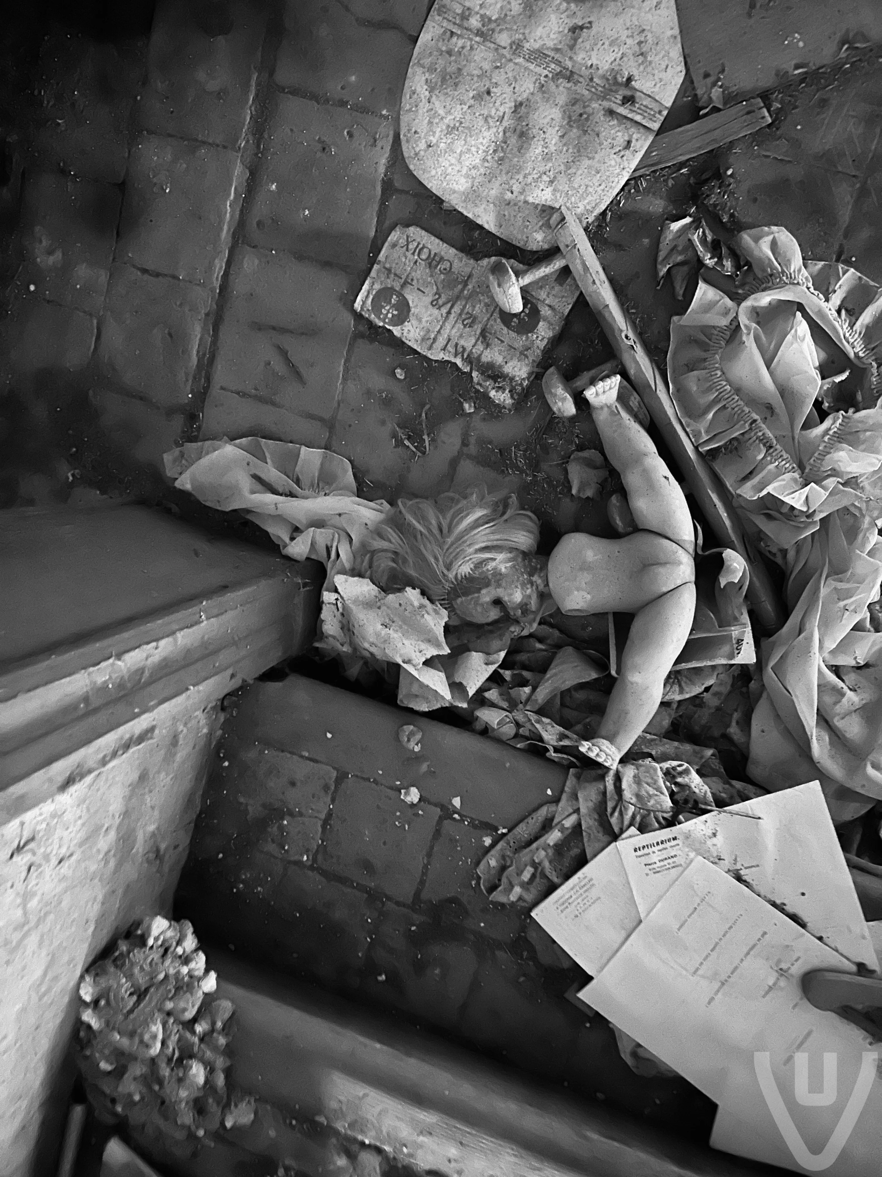 Manoir Dalida urban exploration location in France - Image 11