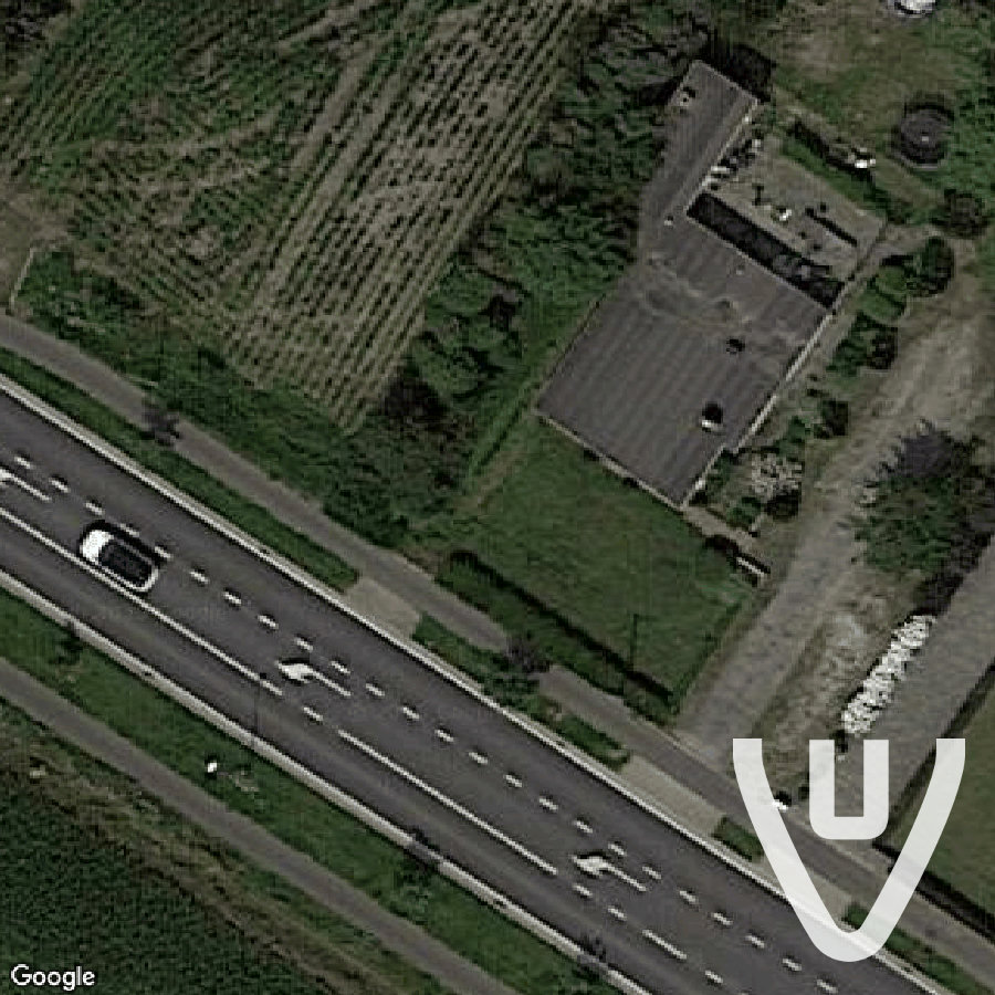 Maison Burried Alive