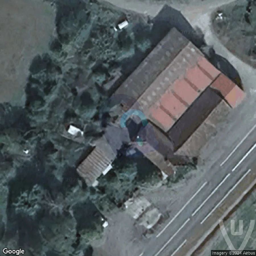 Vieux et bien rouillé abandoned location in Occitanie, Occitanie, France - House for urban exploration