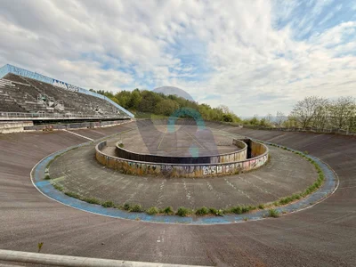 Le Velodrome / Le Velodome urban exploration location in Belgium - Image 9