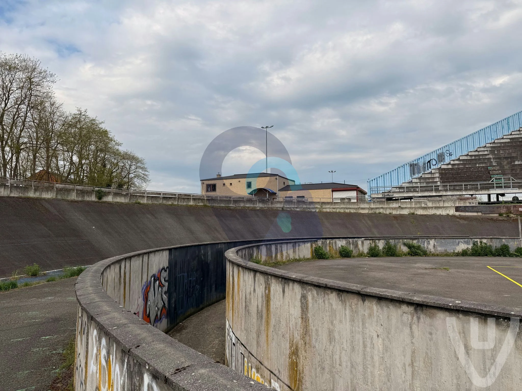 Le Velodrome / Le Velodome urban exploration location in Belgium - Image 6