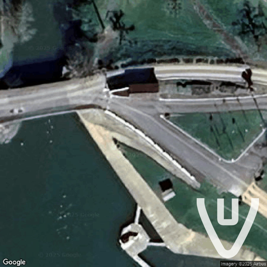 Abandoned Boat abandoned location in Auvergne-Rhone-Alpes, Auvergne-Rhone-Alpes, France for urban exploration