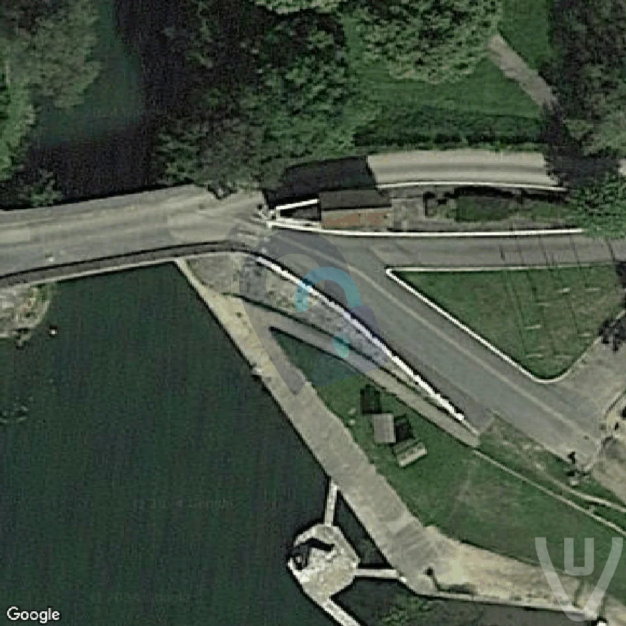 Abandoned Boat abandoned location in Auvergne-Rhone-Alpes, Auvergne-Rhone-Alpes, France for urban exploration