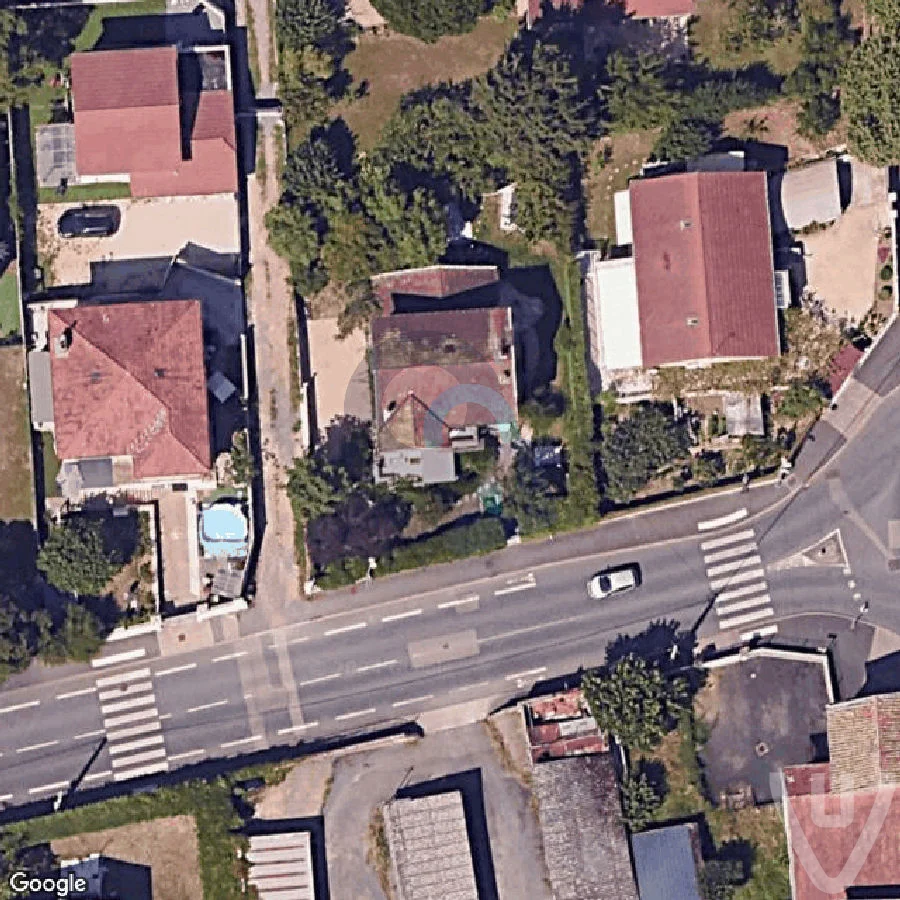 Maison Belleroche abandoned location in Auvergne-Rhone-Alpes, Auvergne-Rhone-Alpes, France - House for urban exploration