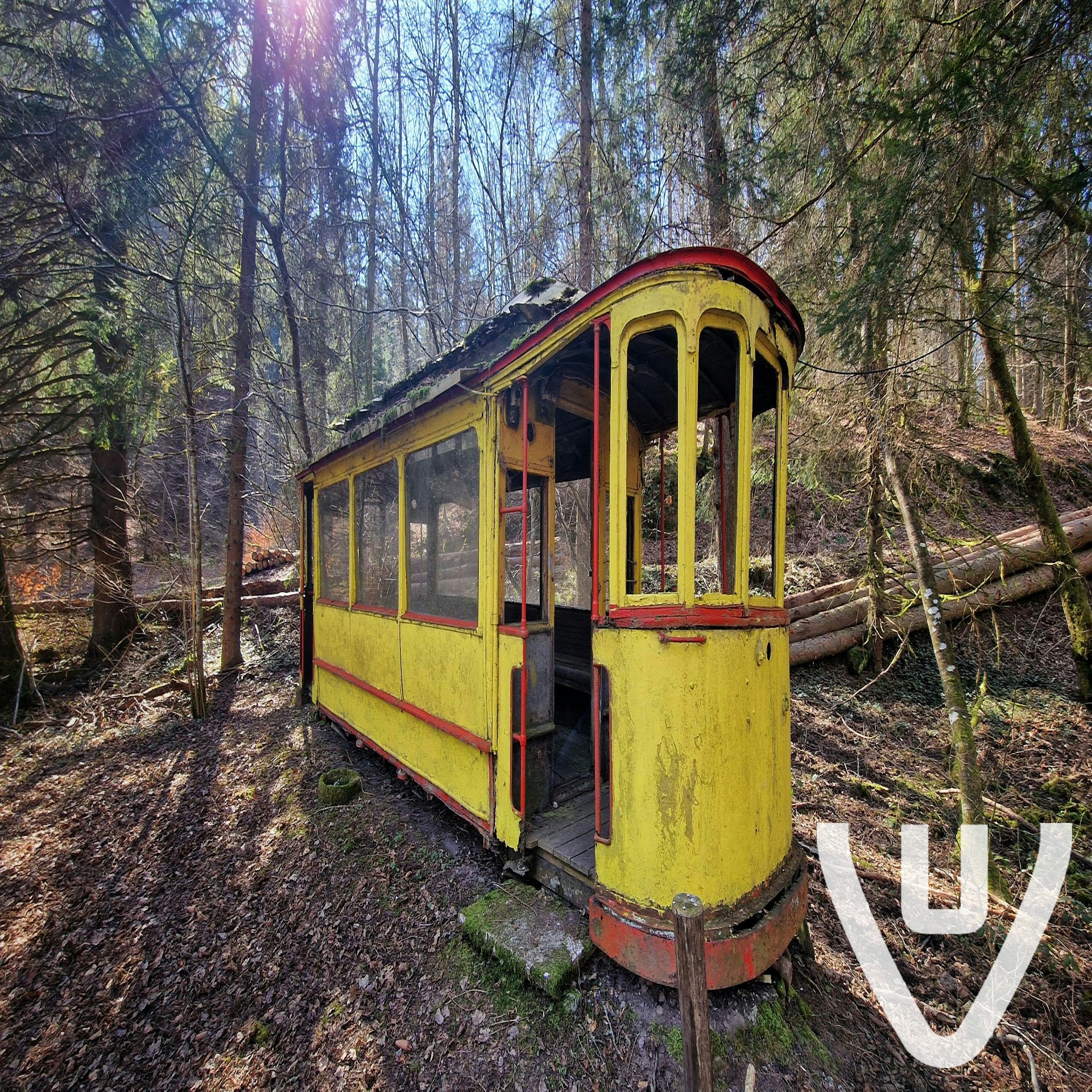 Le Tram jaune / The Yellow Tram